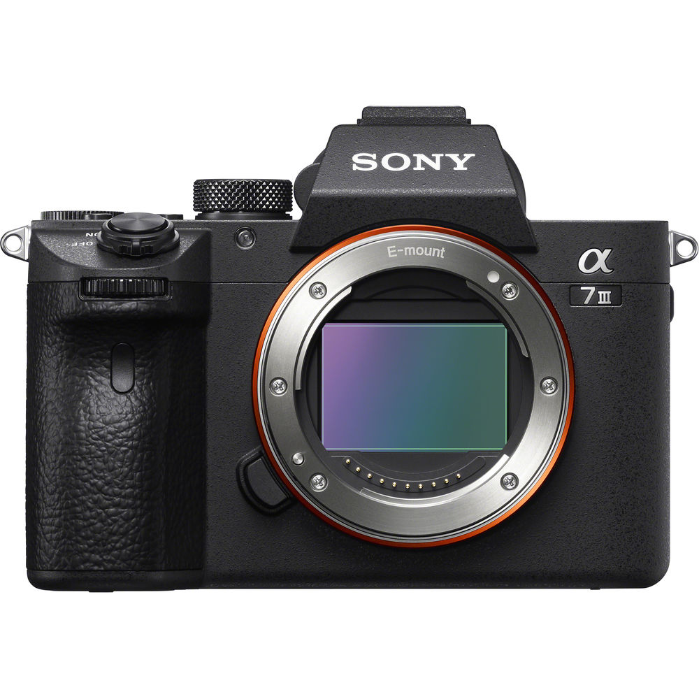 Cámara profesional Alpha a7 III con lente 28-70mm de segunda generación